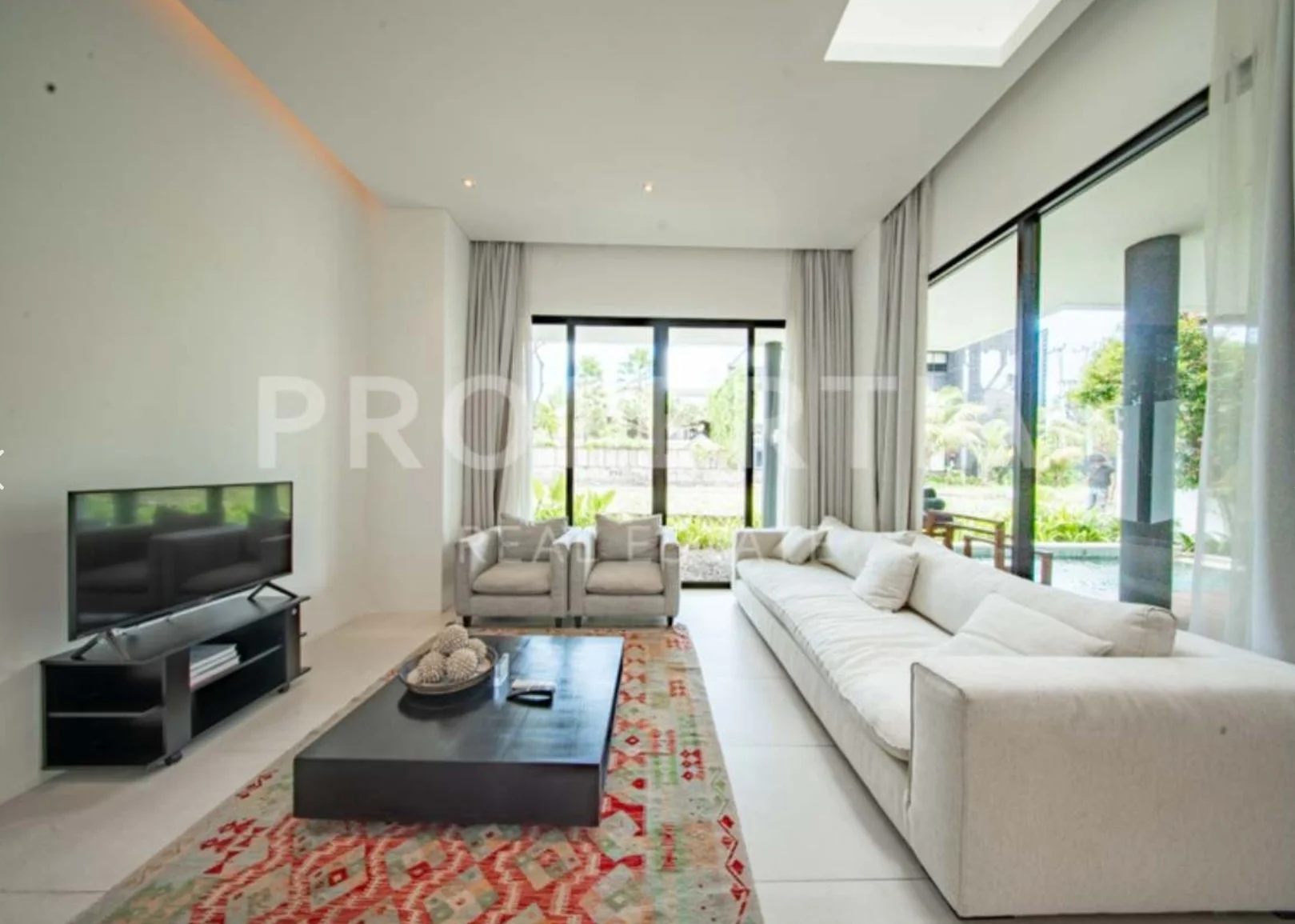 STUNNING CONTEMPORARY 3,5 BEDROOM VILLA