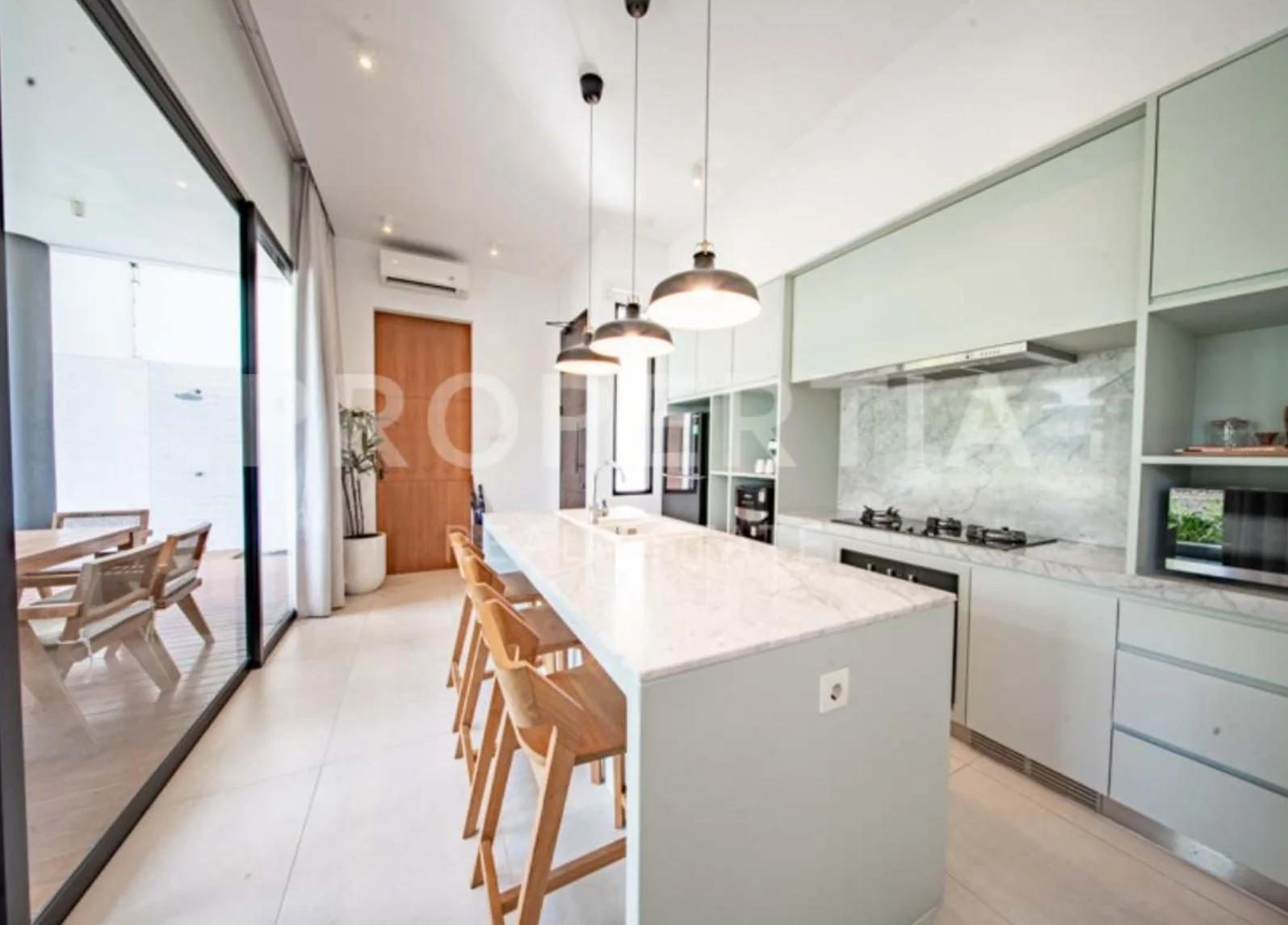 STUNNING CONTEMPORARY 3,5 BEDROOM VILLA