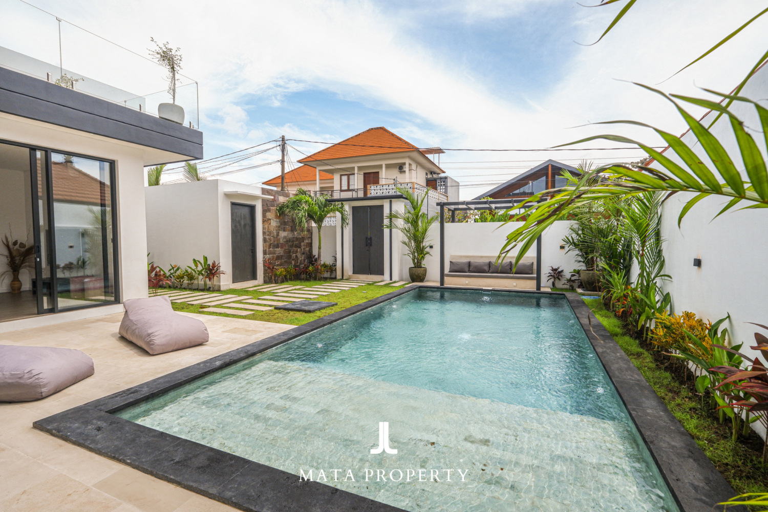 3-Bedroom Villa in Umalas with Enclosed Living Room