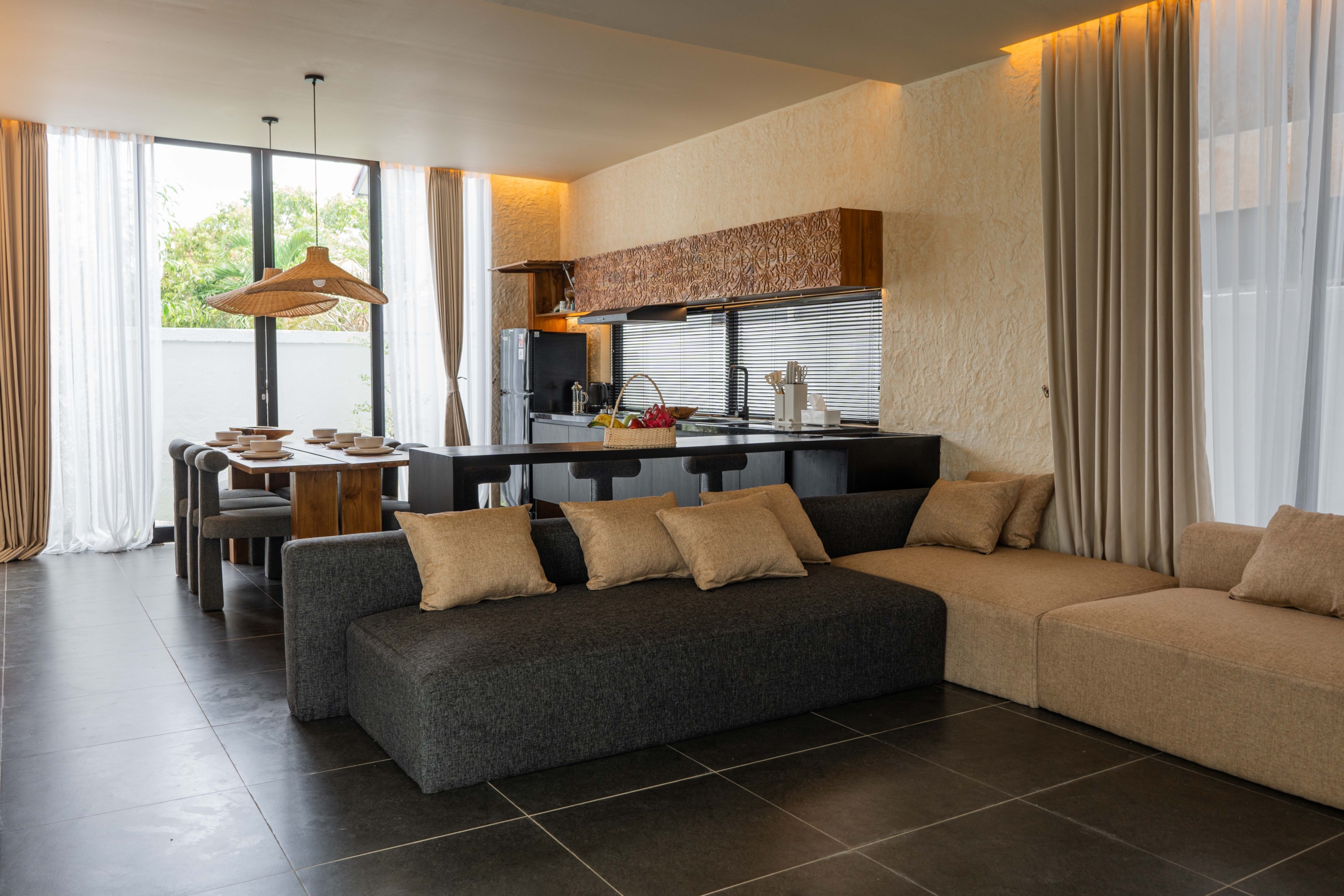 Luxury 3-Bedroom Villa with Rooftop Ocean Views