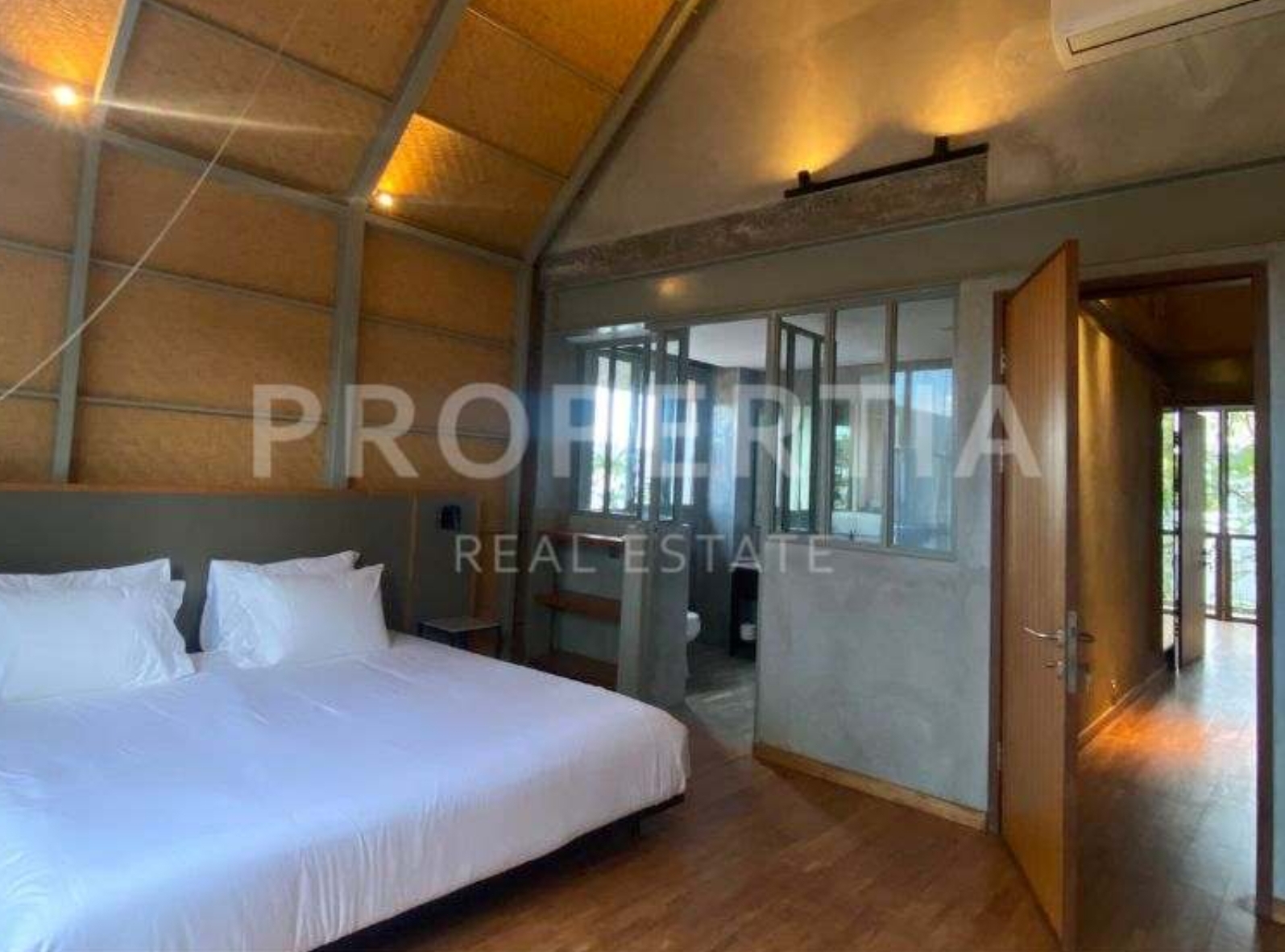 Charming 3BR Modern Townhouse