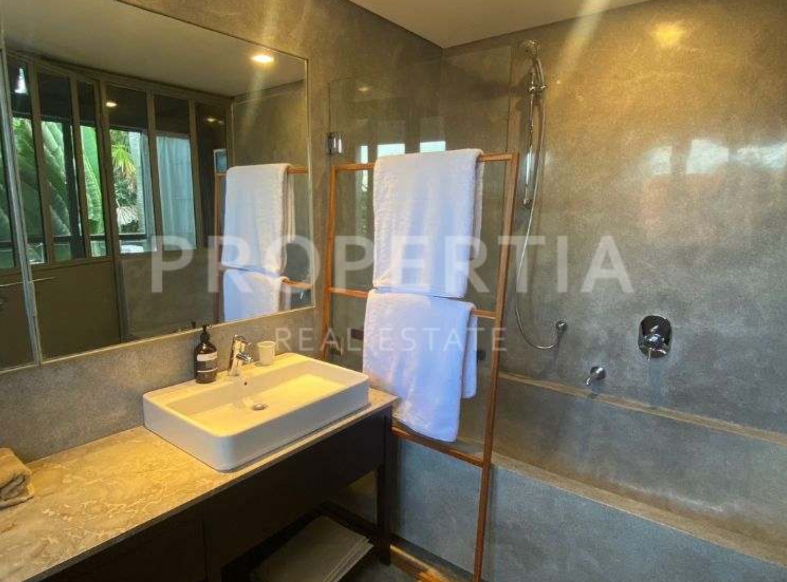 Charming 3BR Modern Townhouse