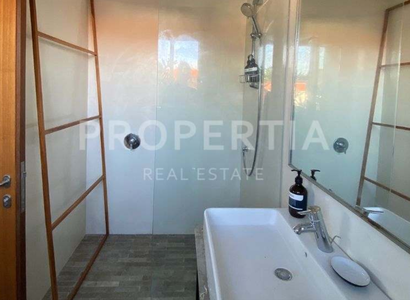 Charming 3BR Modern Townhouse