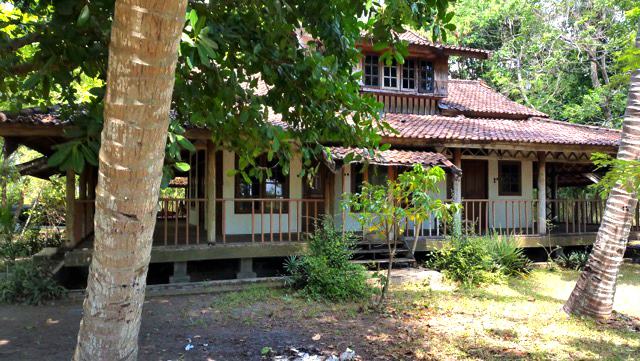 Land & Villa in Induk Beach