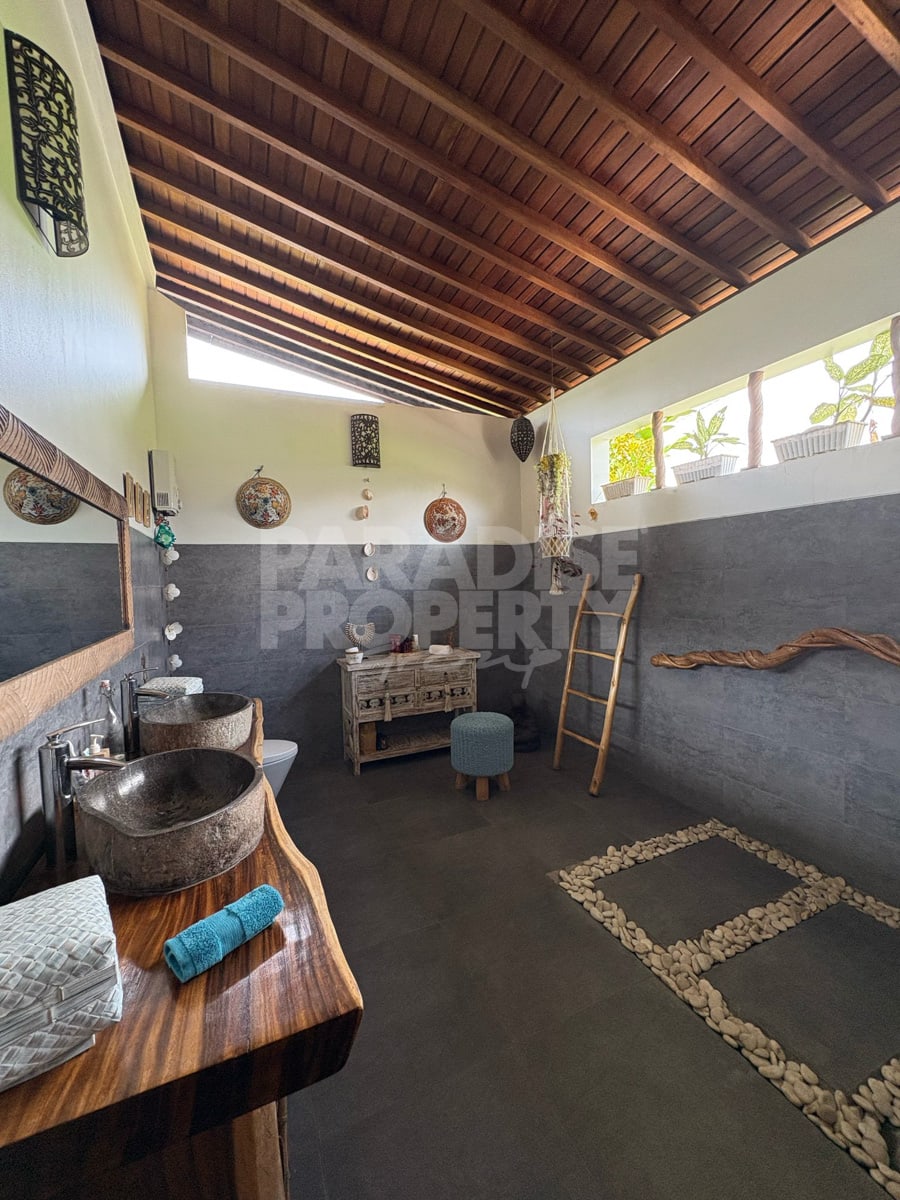 Beautiful 3 Bedroom Villa – Great Views and Close to Ubud Center