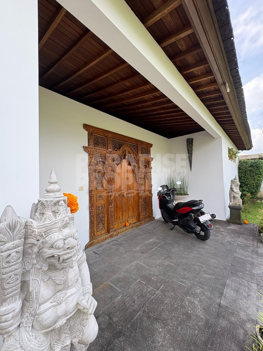 Beautiful 3 Bedroom Villa – Great Views and Close to Ubud Center