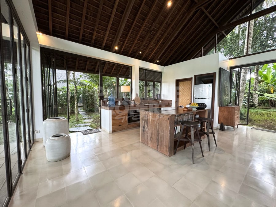 Charming Villa Overlooking Unesco-Protected Rice Fields In Tampaksiring – Leasehold