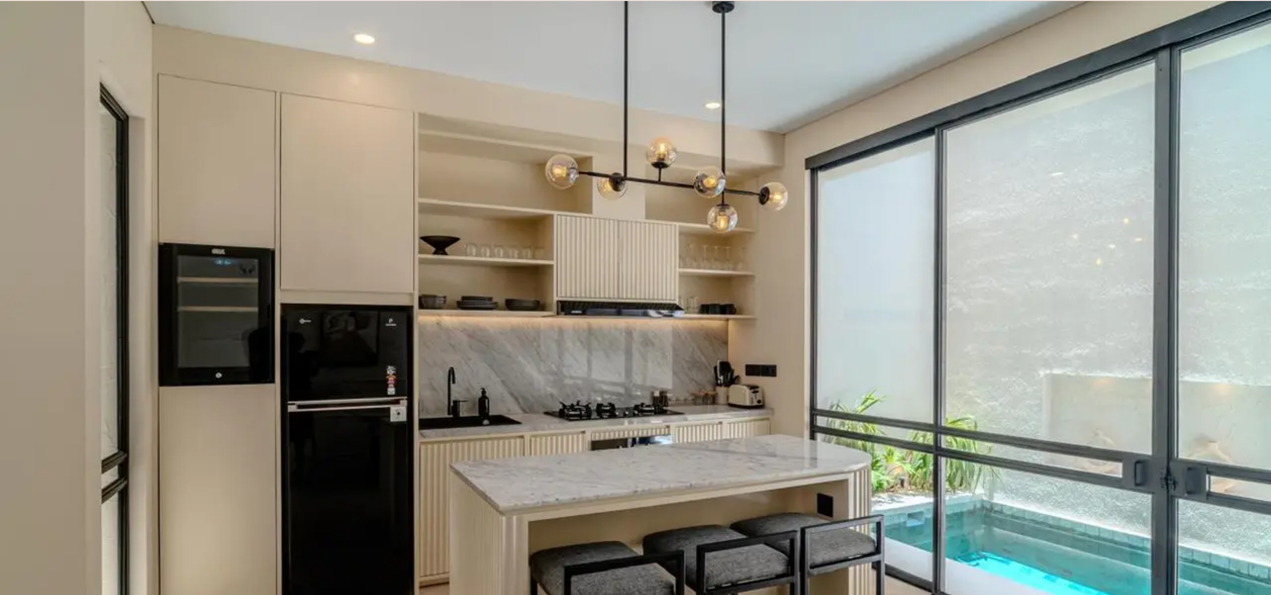 Stylish Two-Bedroom Villa with Long Lease in Berawa’s Prime Locale