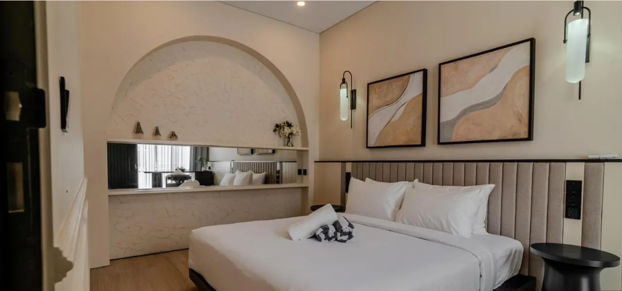 Stylish Two-Bedroom Villa with Long Lease in Berawa’s Prime Locale