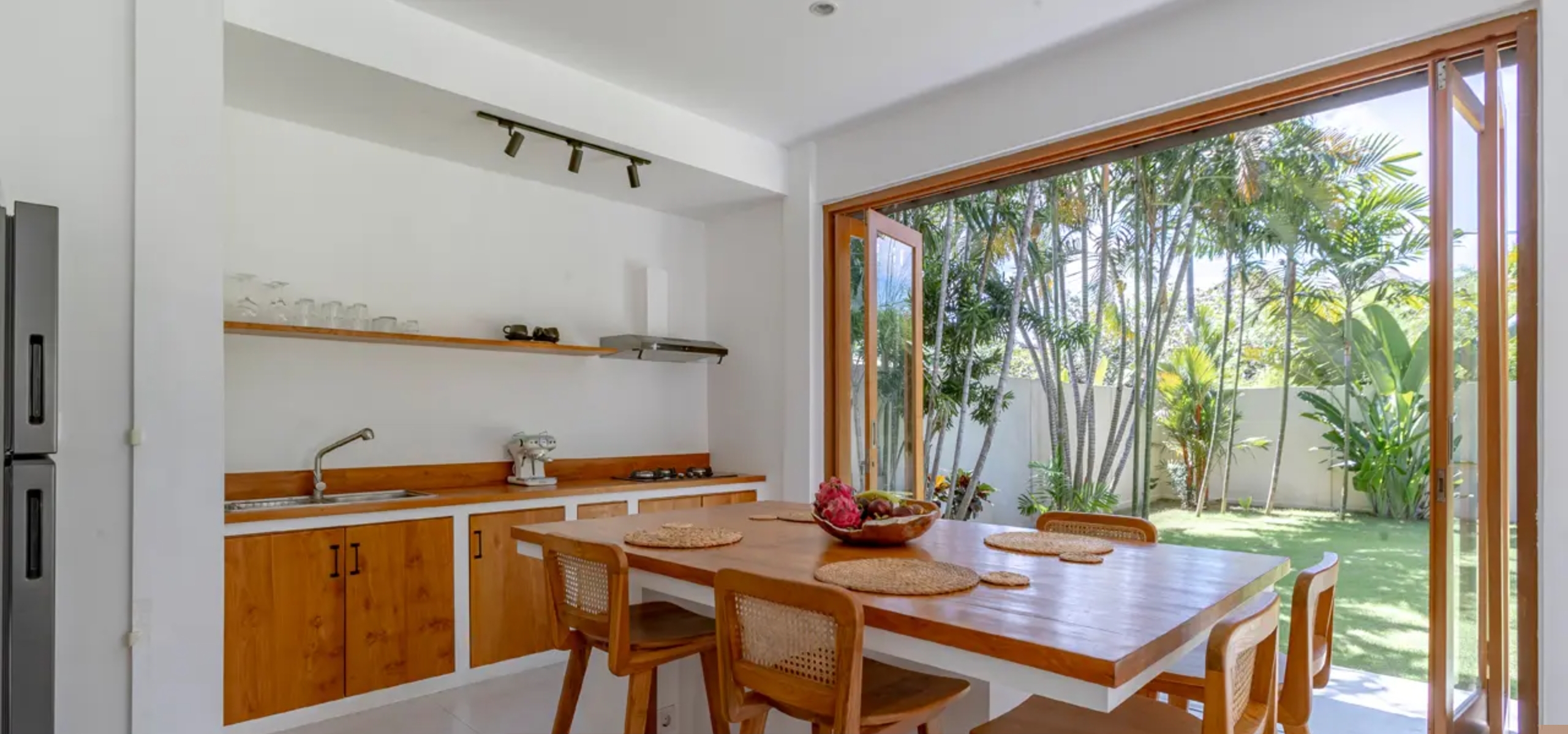 Modern Balinese Two-Bedroom Villa in Umalas – Secure Long Lease, Perfect for Home or Investment