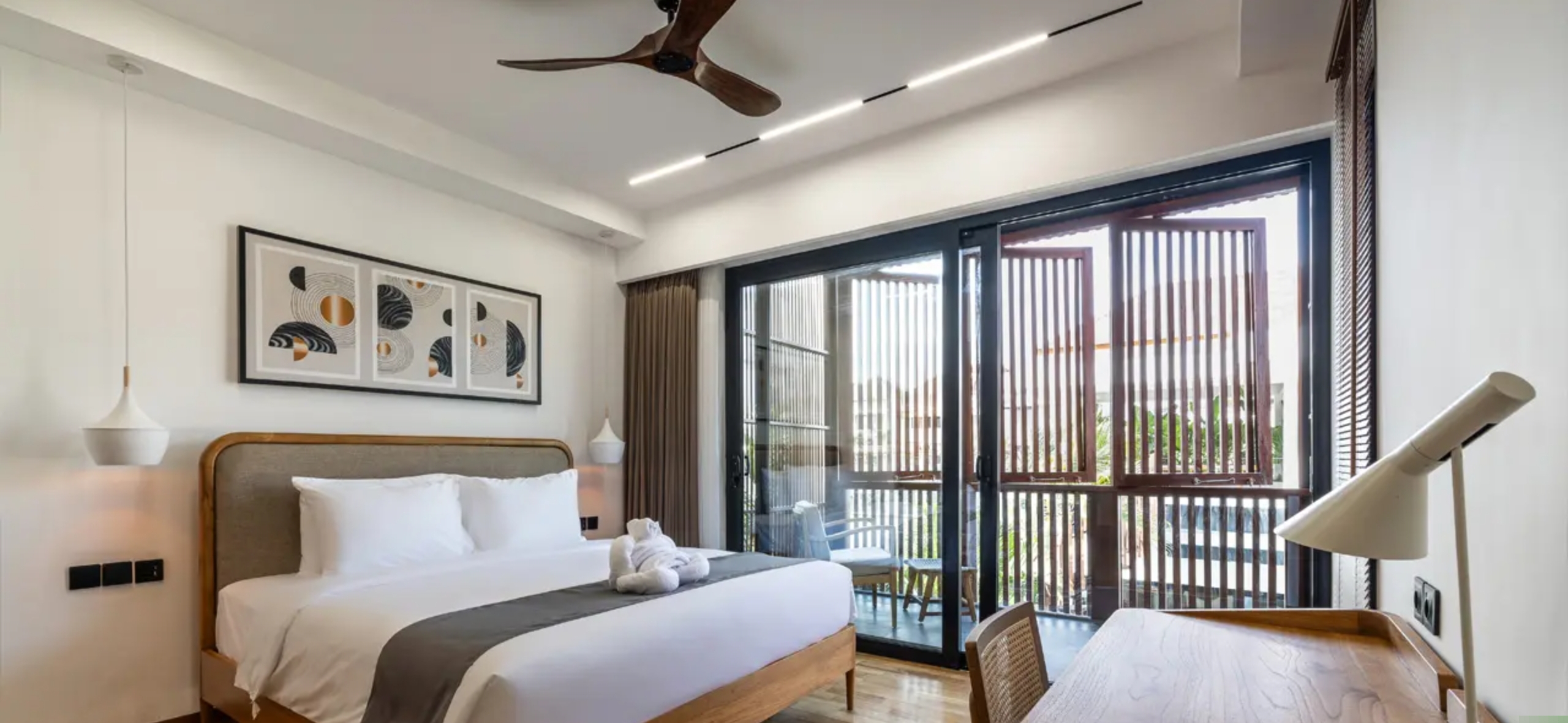 Stylish Fully Furnished of 7-Bedroom Villa with 2 Adjoining Units in Prime Beachside Batu Bolong