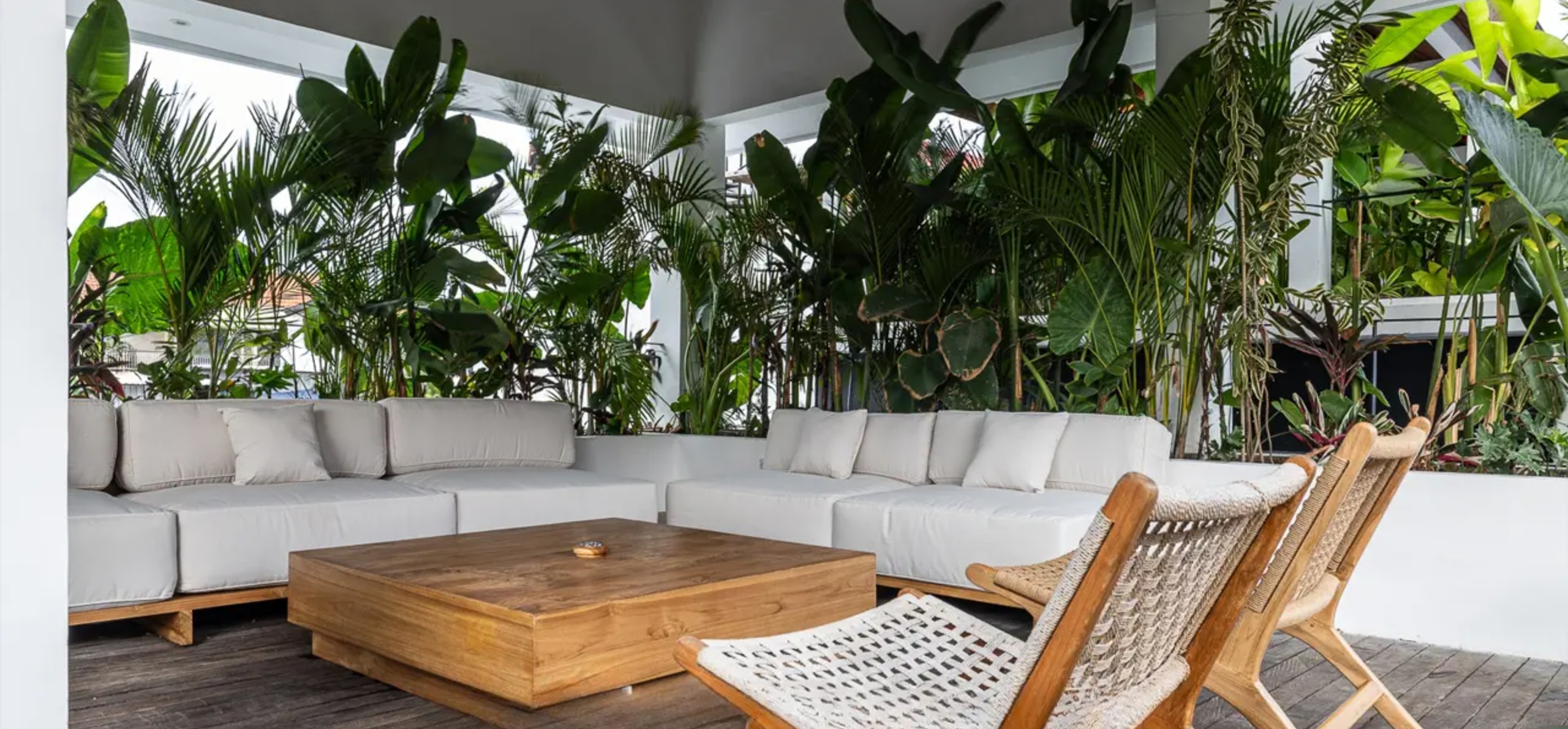 Stylish Fully Furnished of 7-Bedroom Villa with 2 Adjoining Units in Prime Beachside Batu Bolong