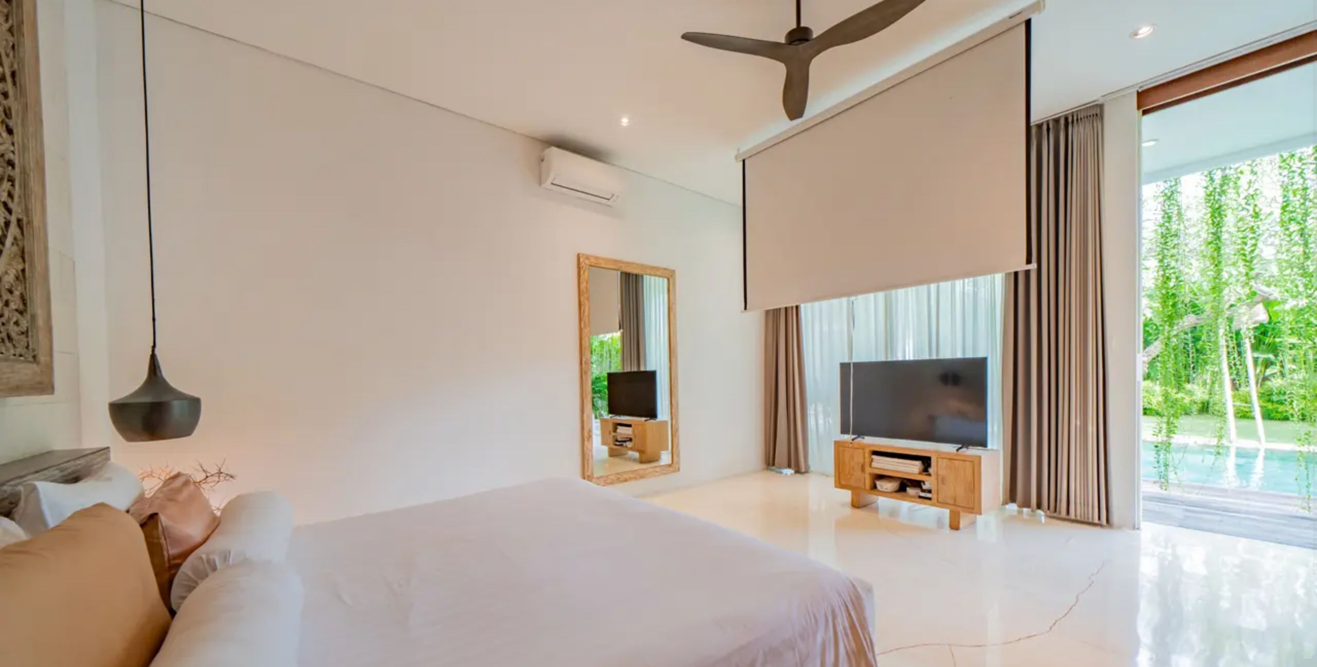 Tropical Haven in Heart of Umalas – Fully Furnished 5-Bedroom Leasehold Villa