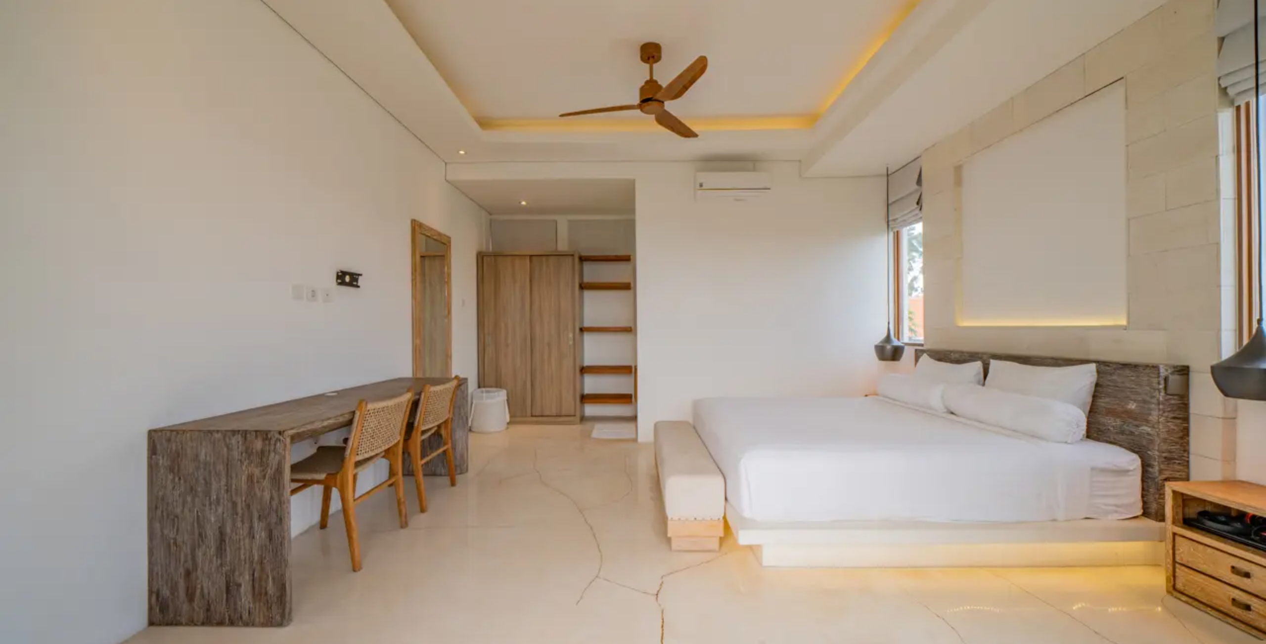 Tropical Haven in Heart of Umalas – Fully Furnished 5-Bedroom Leasehold Villa