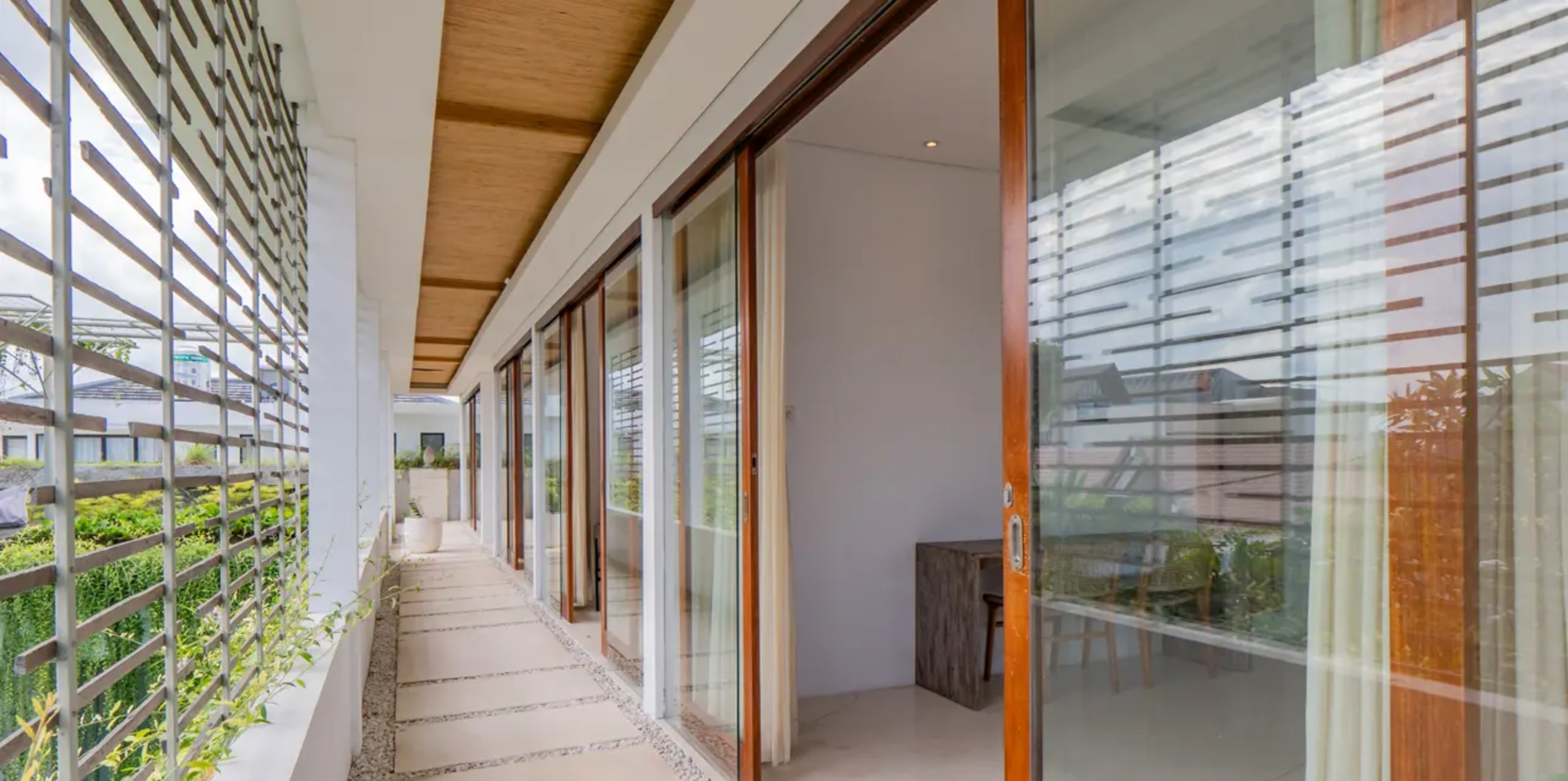 Tropical Haven in Heart of Umalas – Fully Furnished 5-Bedroom Leasehold Villa