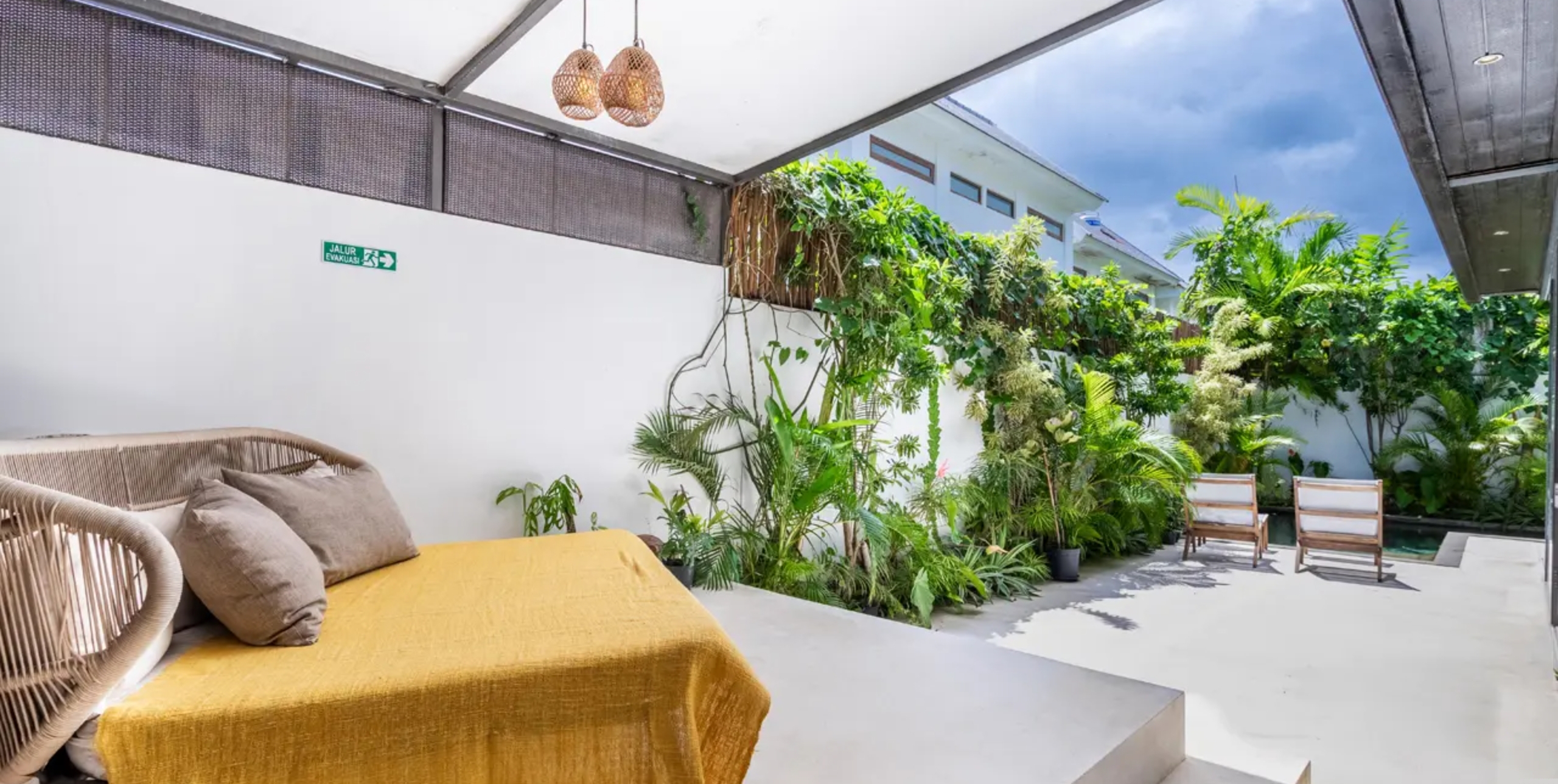 Fully Furnished Leasehold Two-Bedroom Villa in Bumbak