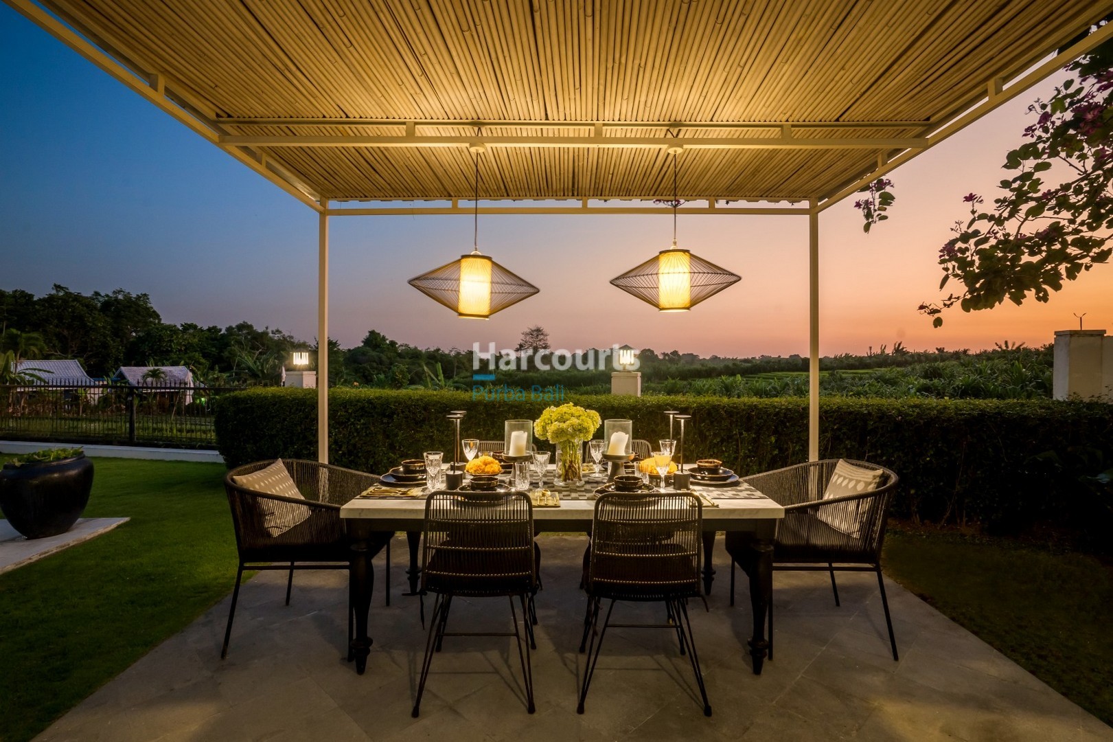 Luxury Modern Colonial Villa with Panoramic Views – Tumbak Bayuh
