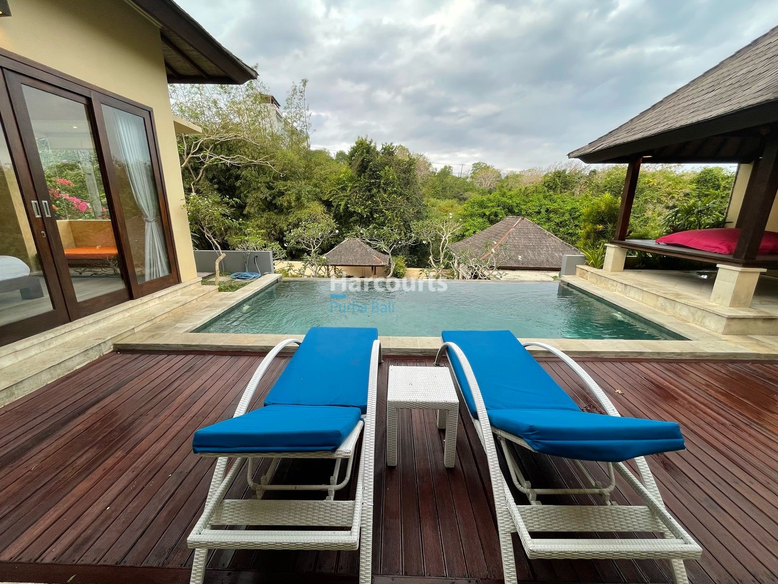 A Beautiful Leasehold Villa in a Peaceful Estate