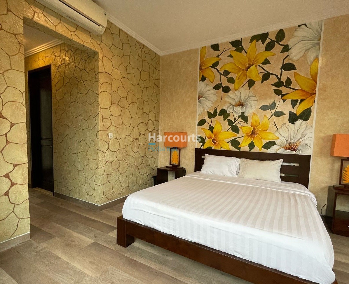 A Beautiful Leasehold Villa in a Peaceful Estate