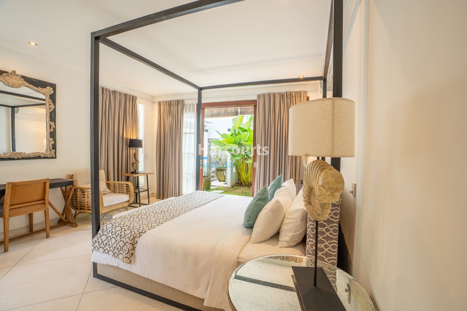 Contemporary 3-Bedroom Villa for Sale or Yearly Rent in Beachside Sanur