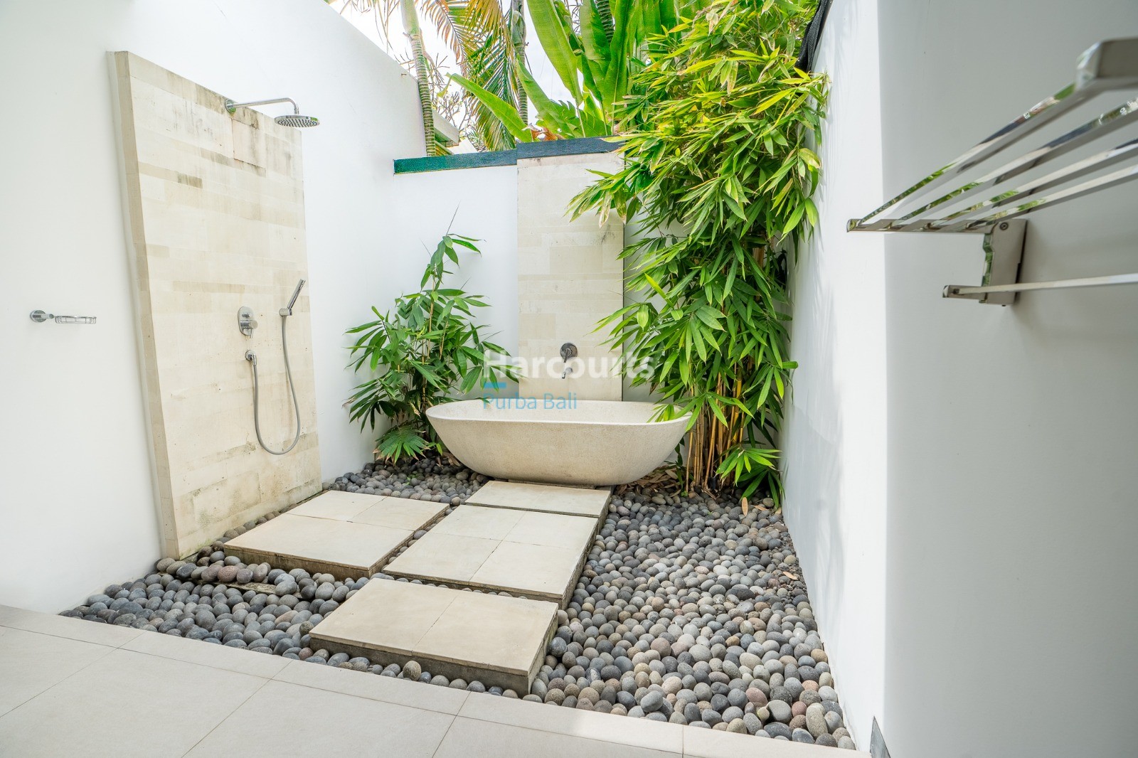 Contemporary 3-Bedroom Villa for Sale or Yearly Rent in Beachside Sanur