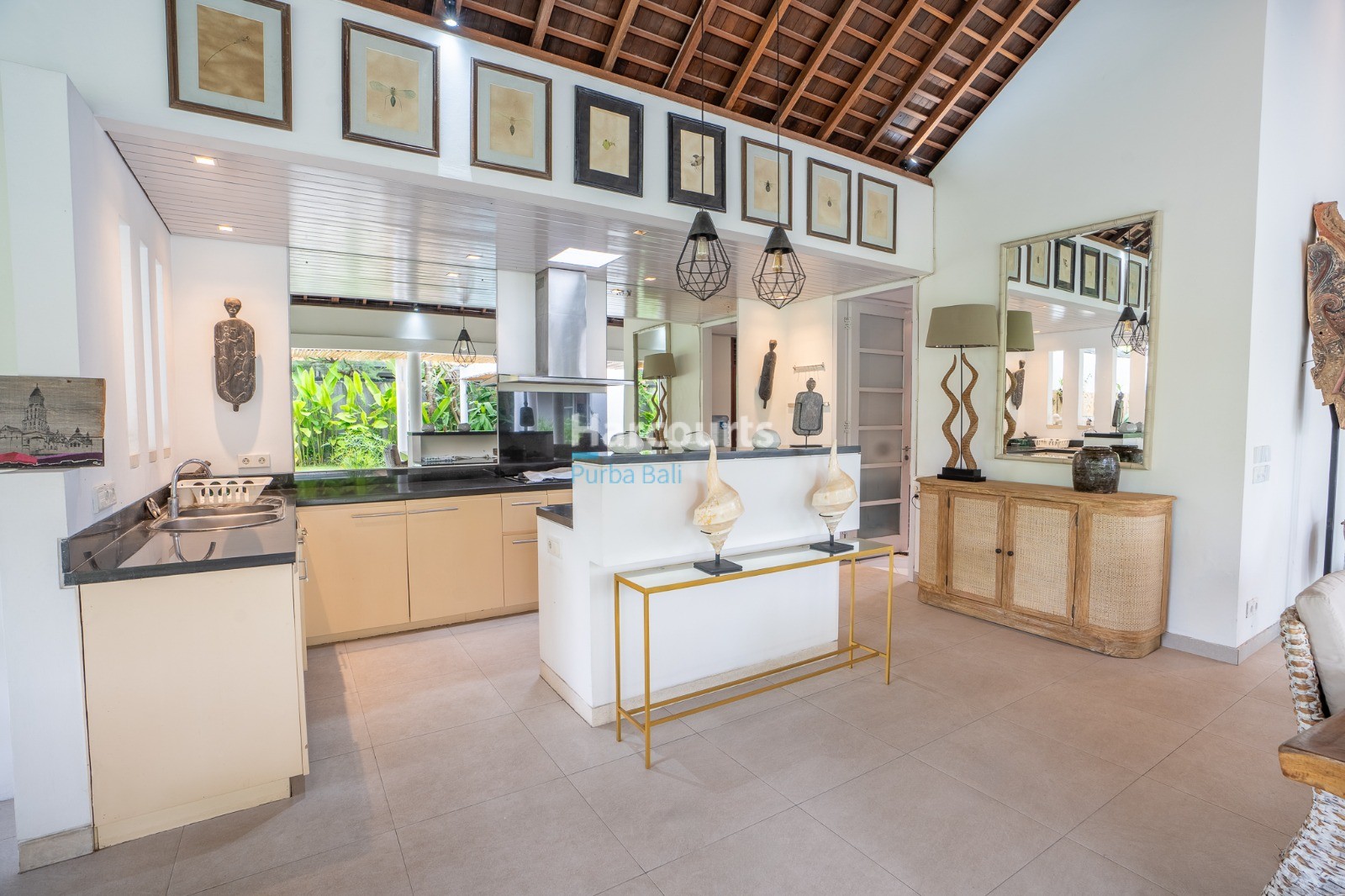 Contemporary 3-Bedroom Villa for Sale or Yearly Rent in Beachside Sanur