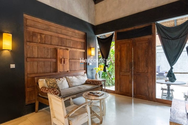 Modern 1 Bedroom Villa Studio in Berawa