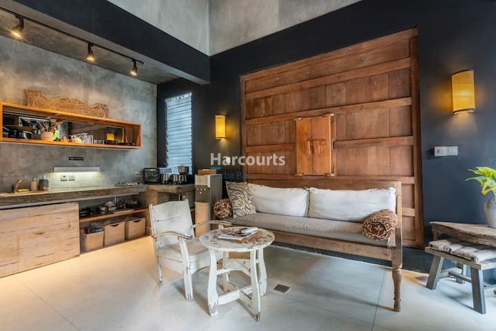 Modern 1 Bedroom Villa Studio in Berawa