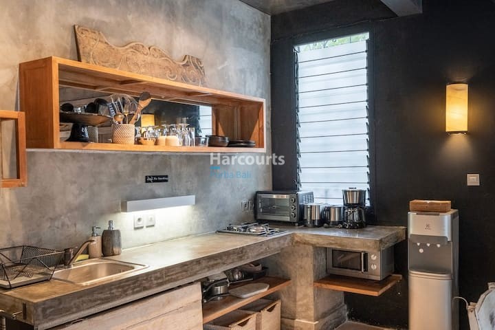 Modern 1 Bedroom Villa Studio in Berawa