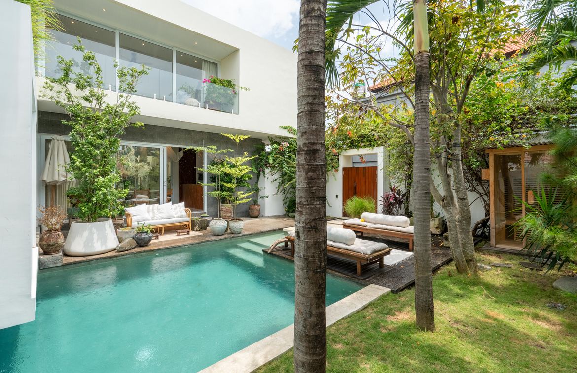 Stylish Tropical Retreat Steps from Bumbak’s Main Street