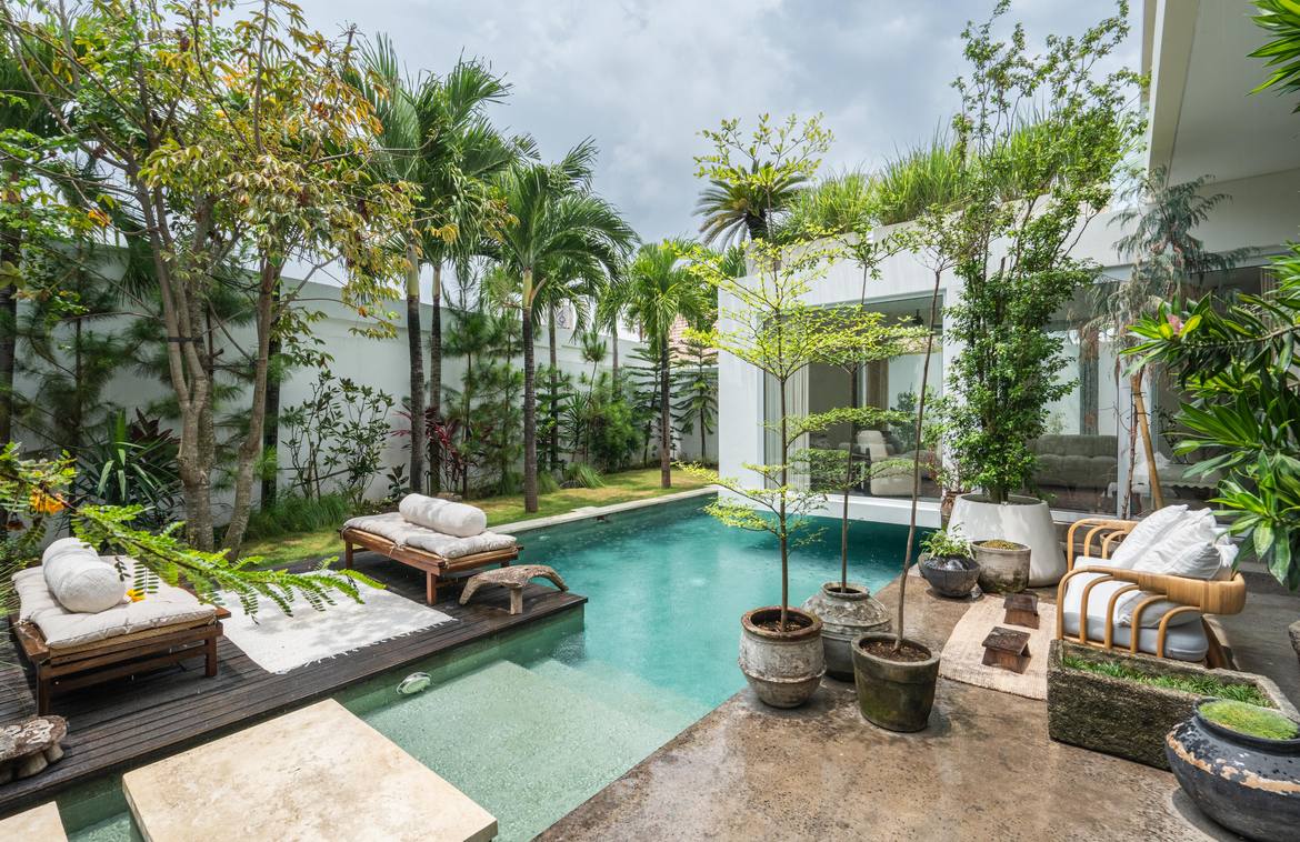 Stylish Tropical Retreat Steps from Bumbak’s Main Street