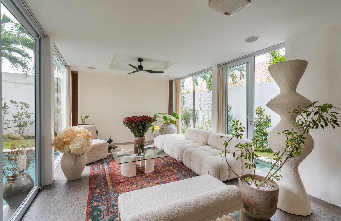 Stylish Tropical Retreat Steps from Bumbak’s Main Street