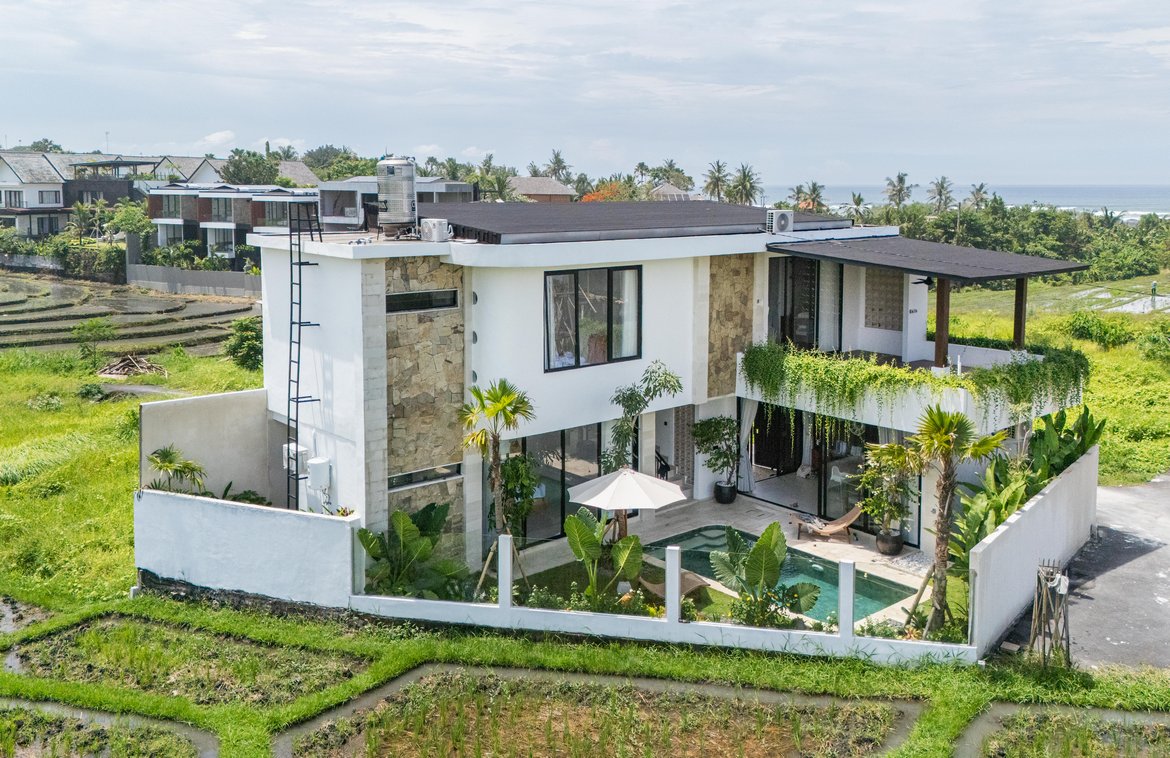 Coastal Serenity with rice fied view in Cemagi