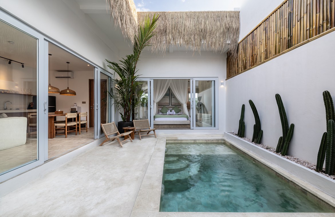 Charming 1-Bedroom Villa Steps from Cemagi Beach