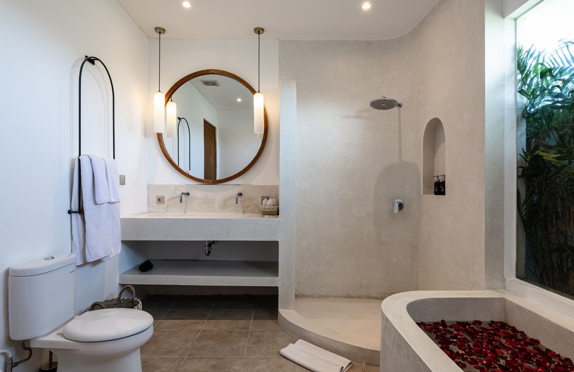 Charming 1-Bedroom Villa Steps from Cemagi Beach