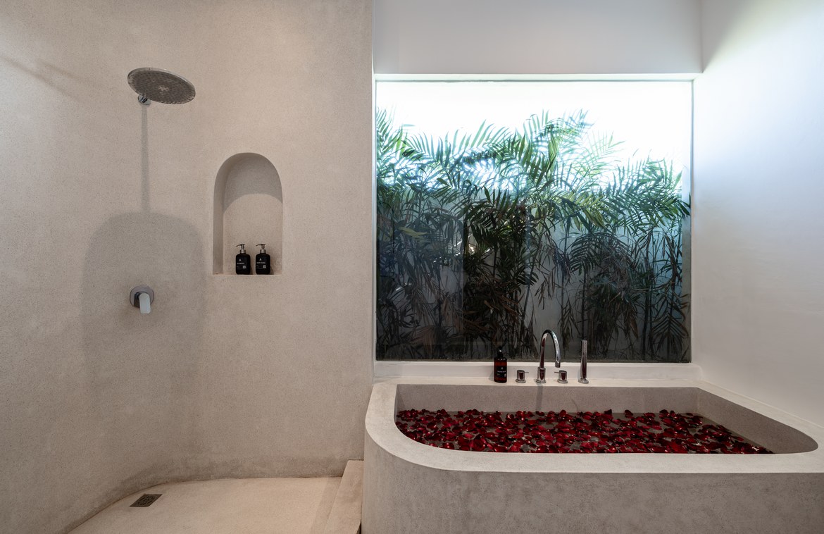 Charming 1-Bedroom Villa Steps from Cemagi Beach