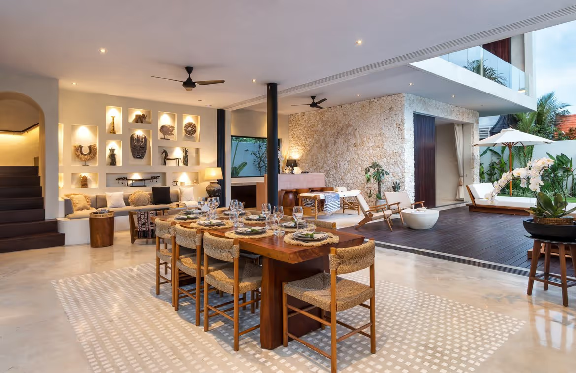 Stylish 4-bedroom villa steps from the beach in Pererenan