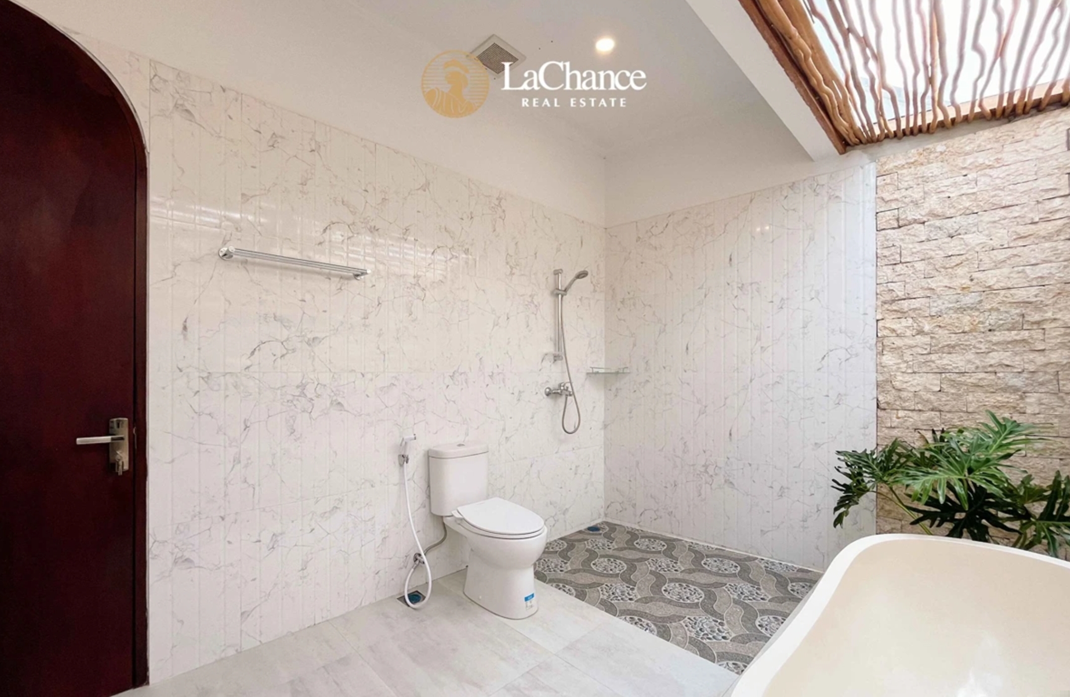 Brand-New 3-Bedroom Villa in Cemagi – Huge Rooftop