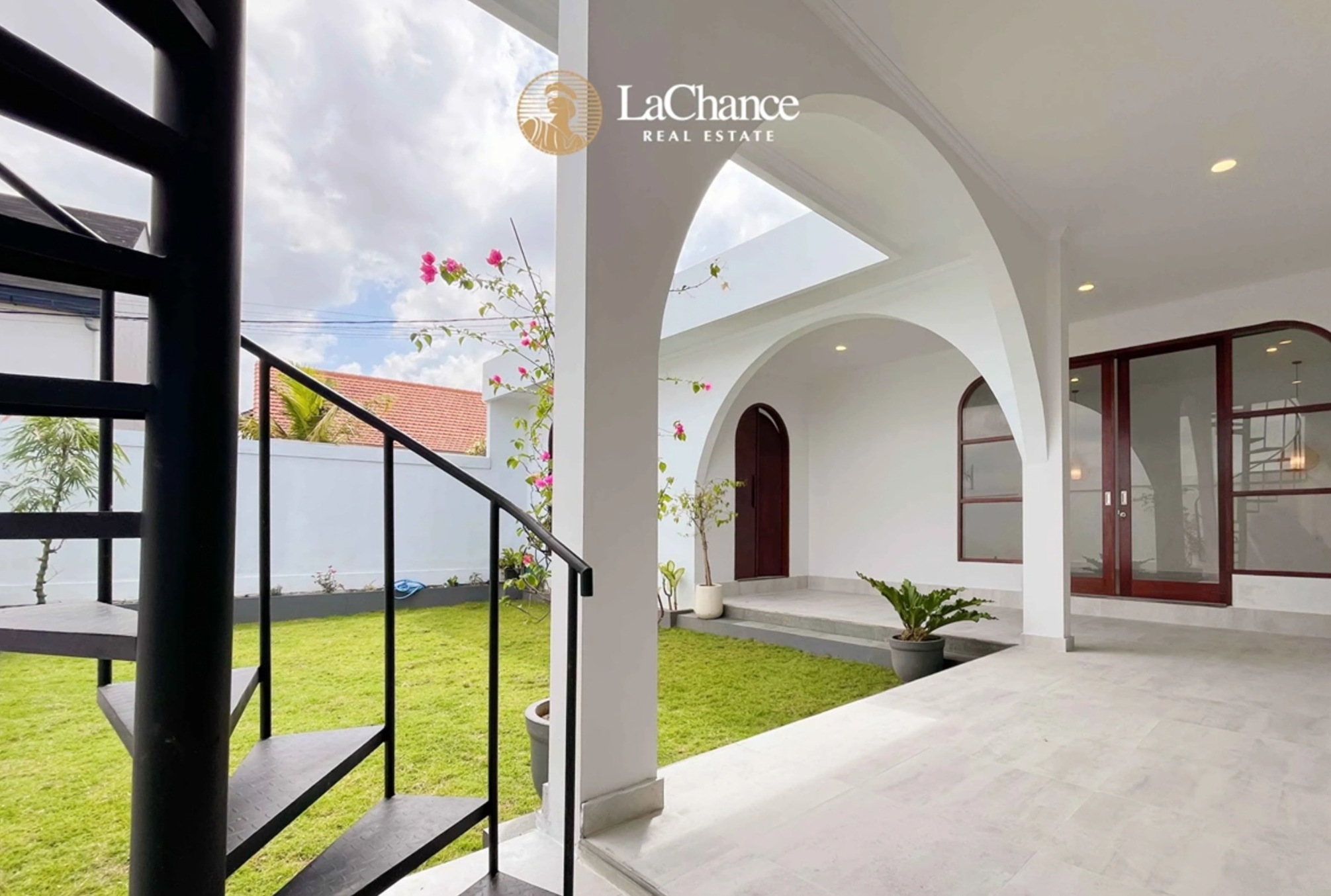 Brand-New 3-Bedroom Villa in Cemagi – Huge Rooftop