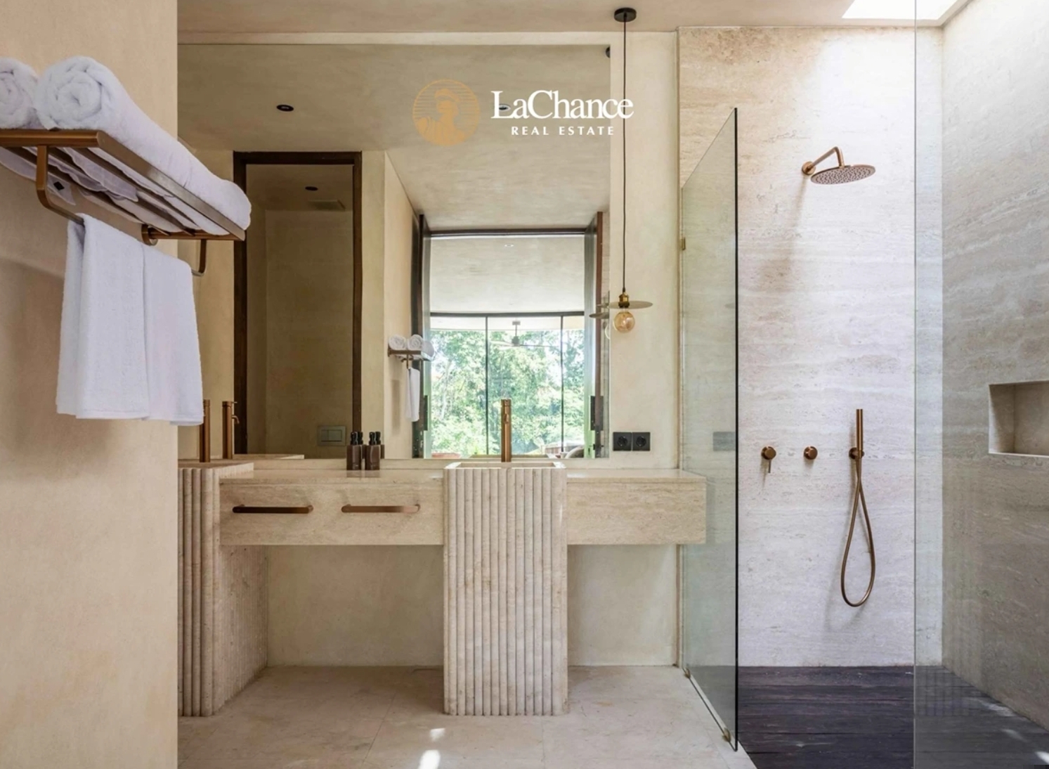 Luxury 4+1 Bedroom Villa Surrounded by Nature in Tumbak Bayuh 