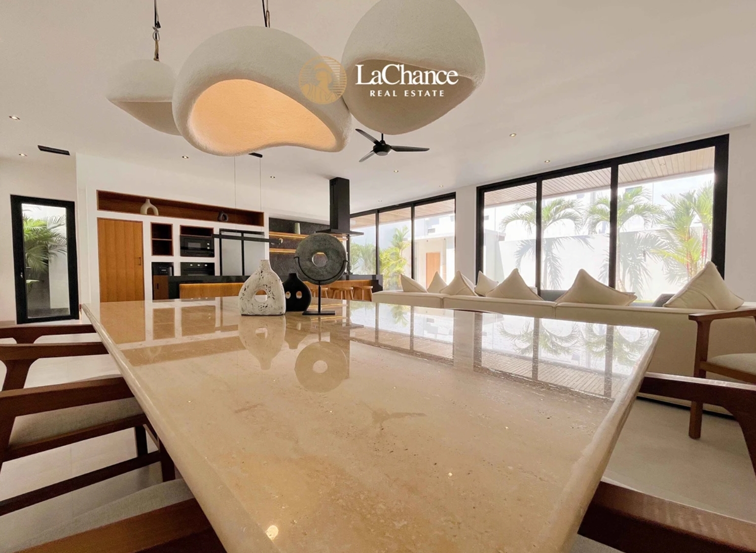 Modern Brand New 4-Bedroom Villa in Tumbak Bayuh