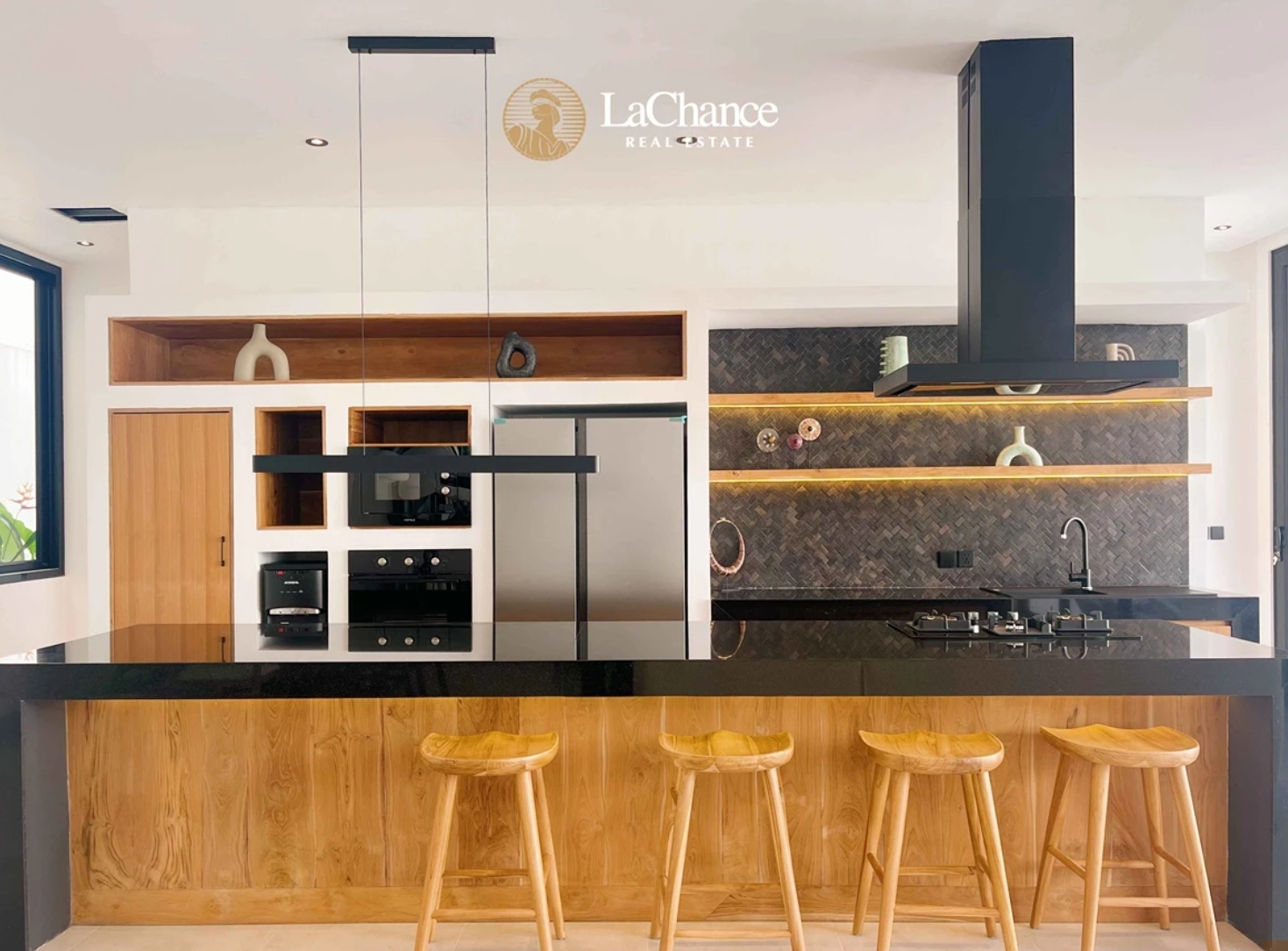 Modern Brand New 4-Bedroom Villa in Tumbak Bayuh