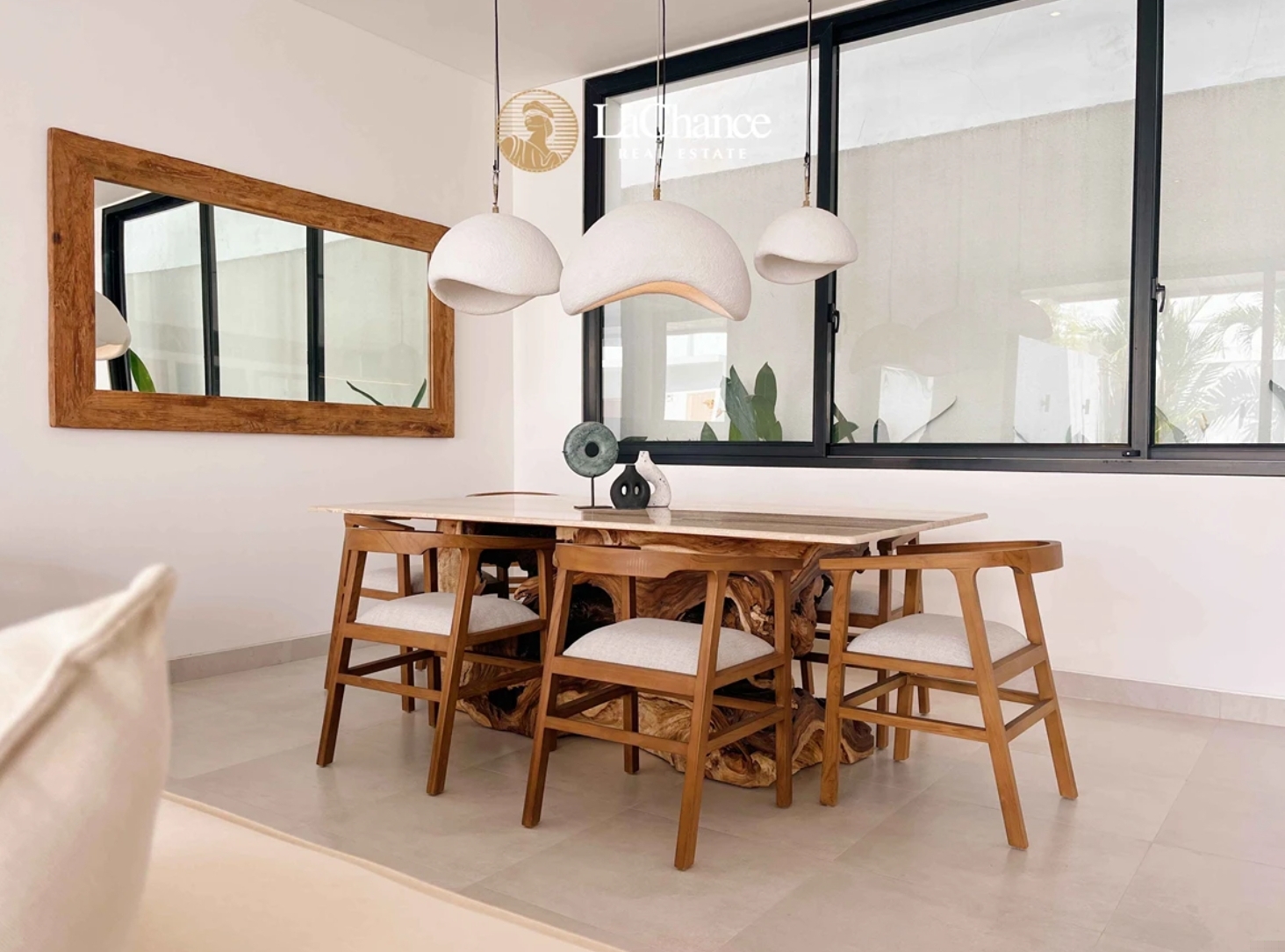 Modern Brand New 4-Bedroom Villa in Tumbak Bayuh