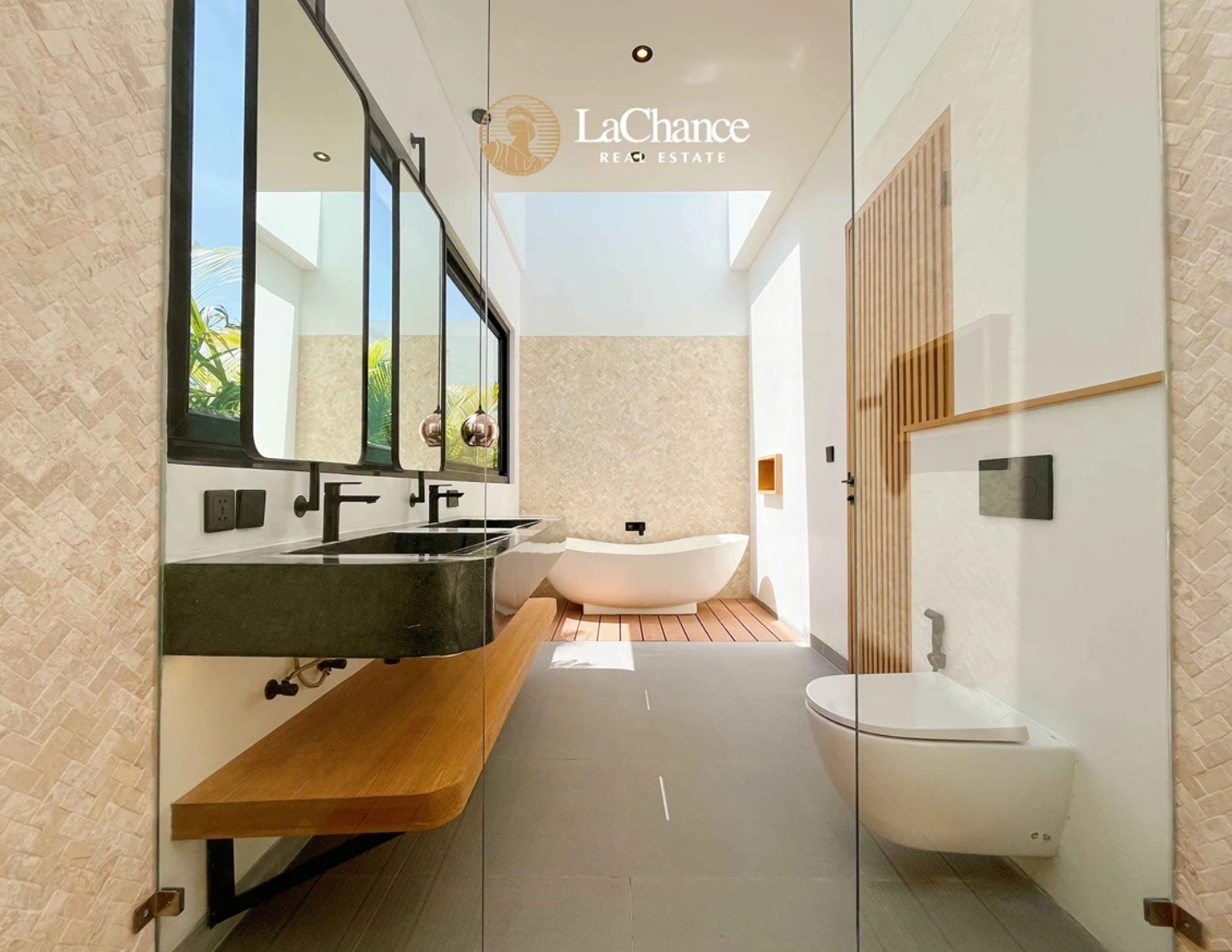 Modern Brand New 4-Bedroom Villa in Tumbak Bayuh