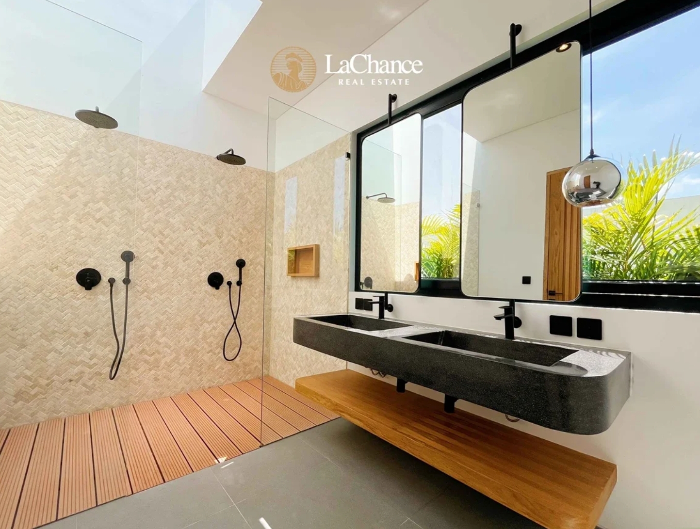 Modern Brand New 4-Bedroom Villa in Tumbak Bayuh