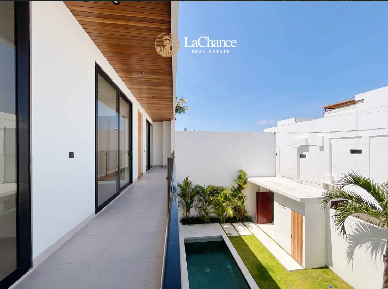 Modern Brand New 4-Bedroom Villa in Tumbak Bayuh