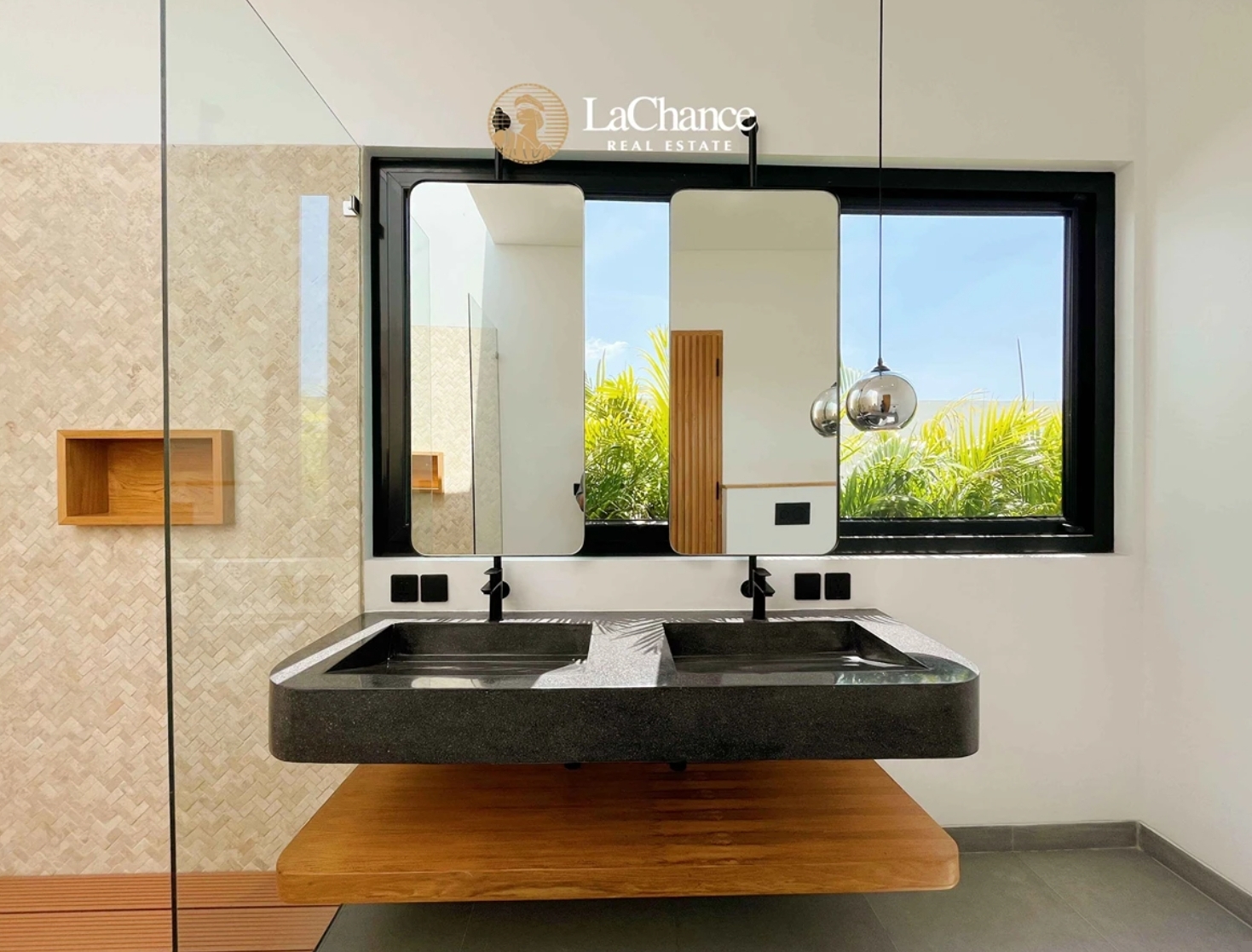 Modern Brand New 4-Bedroom Villa in Tumbak Bayuh