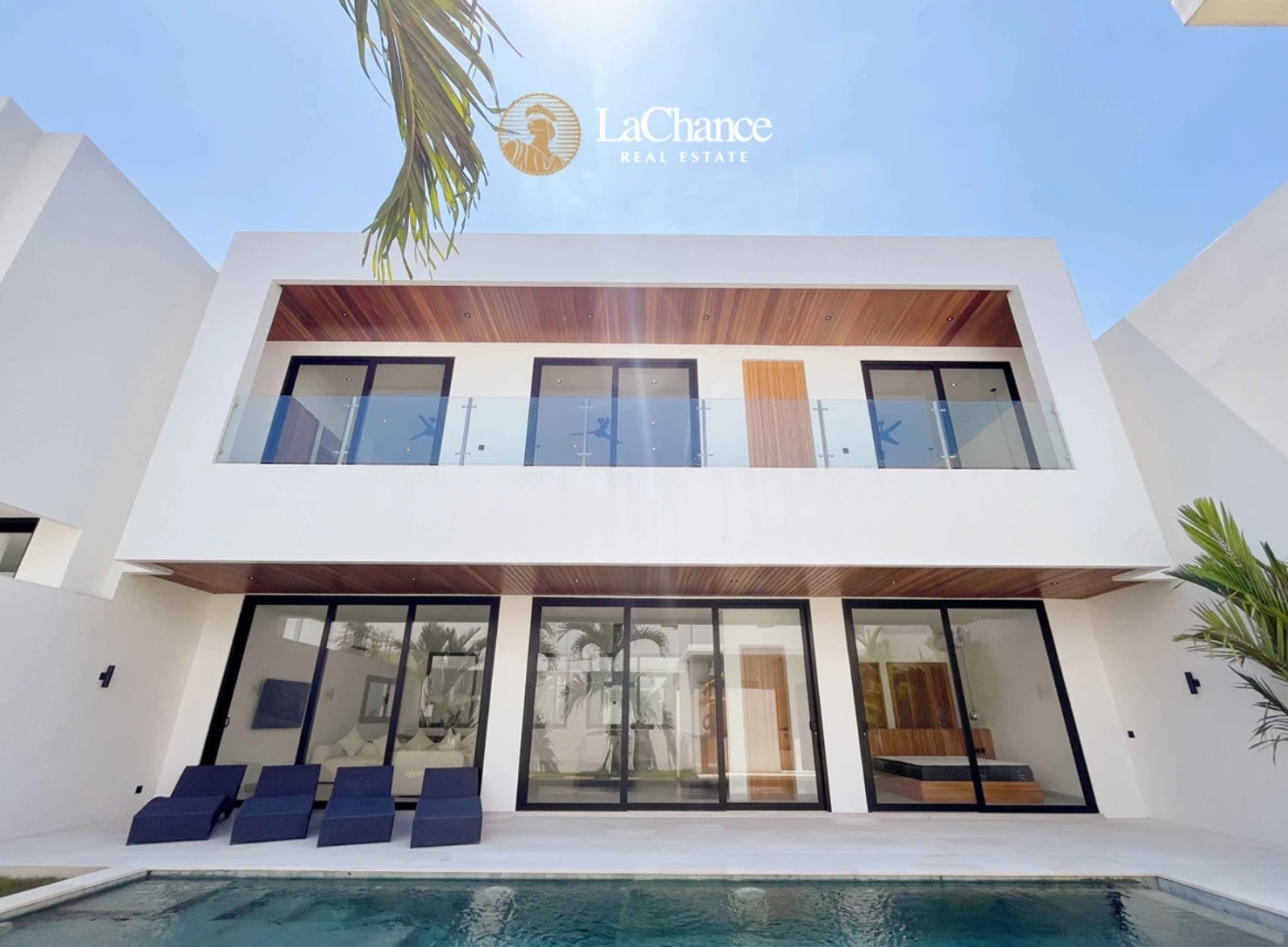 Modern Brand New 4-Bedroom Villa in Tumbak Bayuh