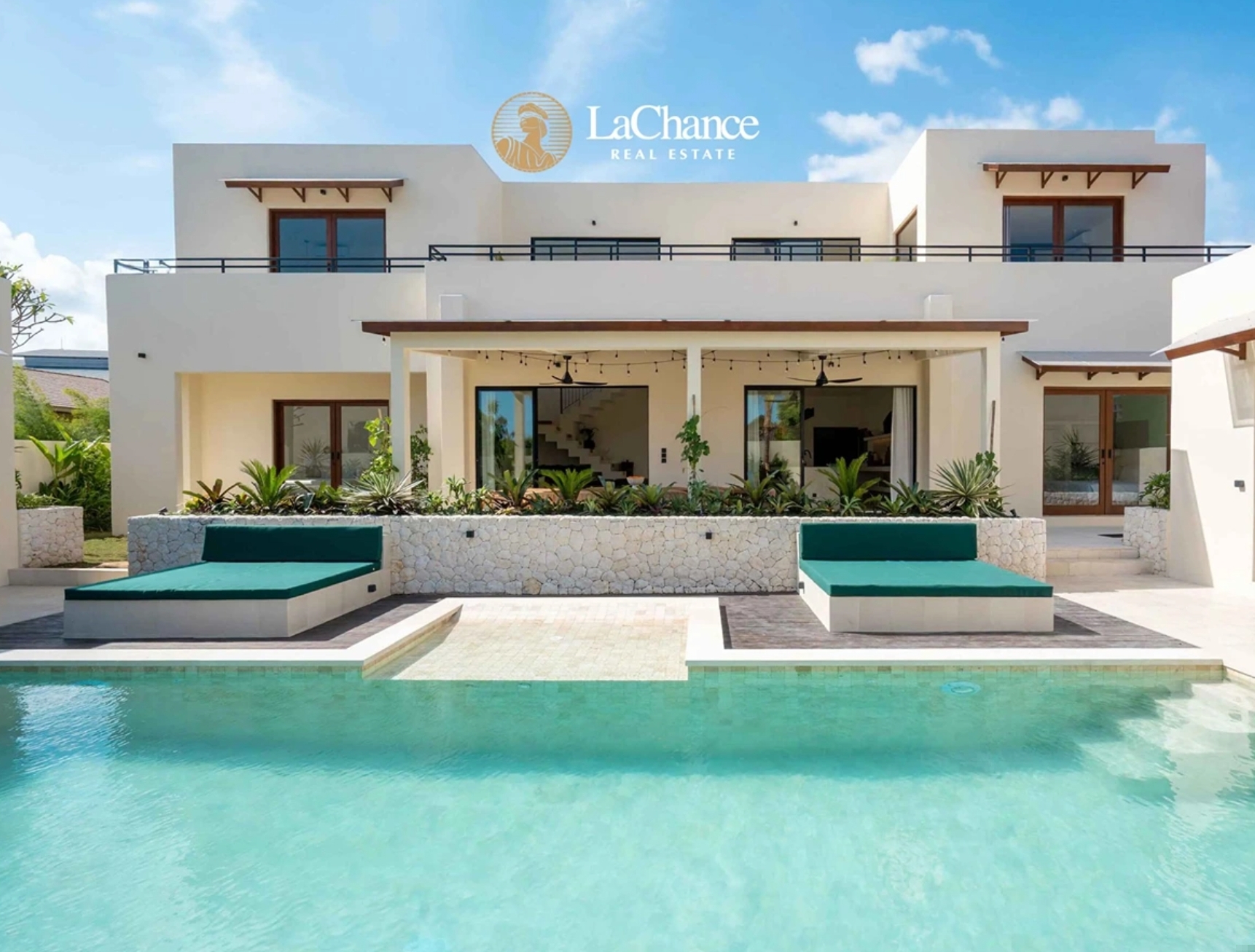 Stunning Luxury 6-Bedroom Villa in Pererenan