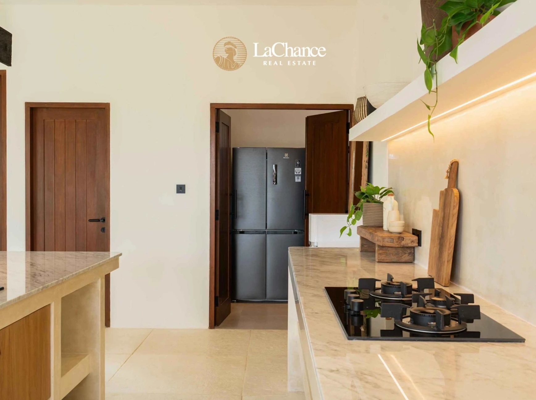 Stunning Luxury 6-Bedroom Villa in Pererenan